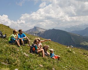 bergbahn-diedamskopf-themenwanderweg-familie-rast-au-schoppernau-vorarlberg